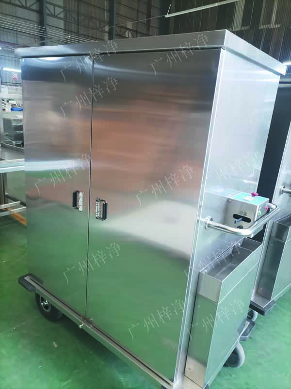 密閉式滅菌器械物品電動(dòng)轉(zhuǎn)運(yùn)車采用304拉絲不銹鋼板面板厚度：≥1.2mm,表面作拉絲亞光處理。